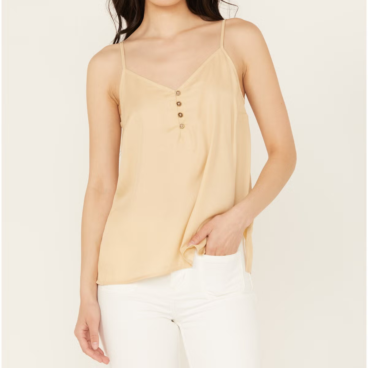 Top tirante satén cuello en V con placket henley y botones
